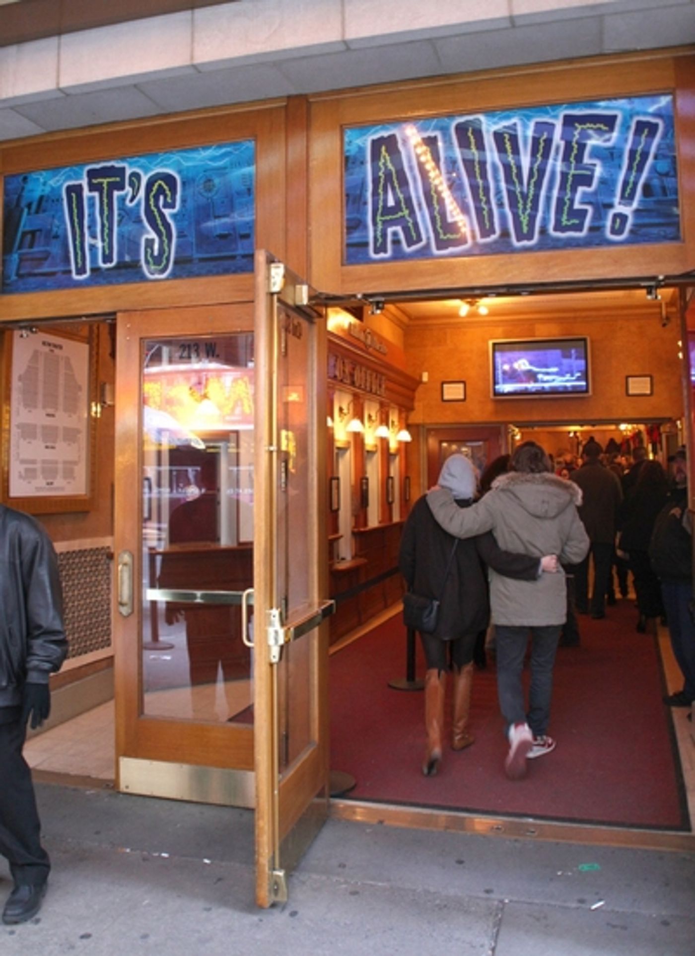 Photo Essay: January 4th, 2009 'Closing Day on Broadway'  Image