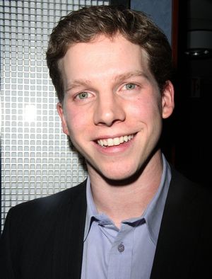 Stark Sands Photo