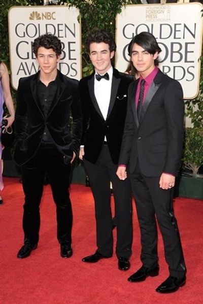 Kevan Jonas, Nick Jonas and Joe Jonas Photo