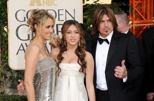 Tish Cyrus, Miley Cyrus, Billy Ray Cyrus Photo