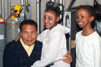 Muhammad Ali, Ah-Niyah Neal (Young Nala) and SadÃƒÂ© Lou Ann Murray (Young Nala) Photo