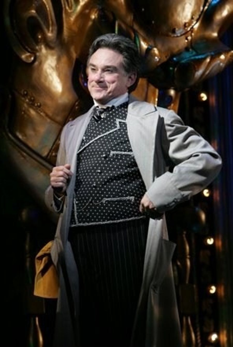 Photo Flash: WICKED Plays Its Last Two Weeks In Chicago Image
