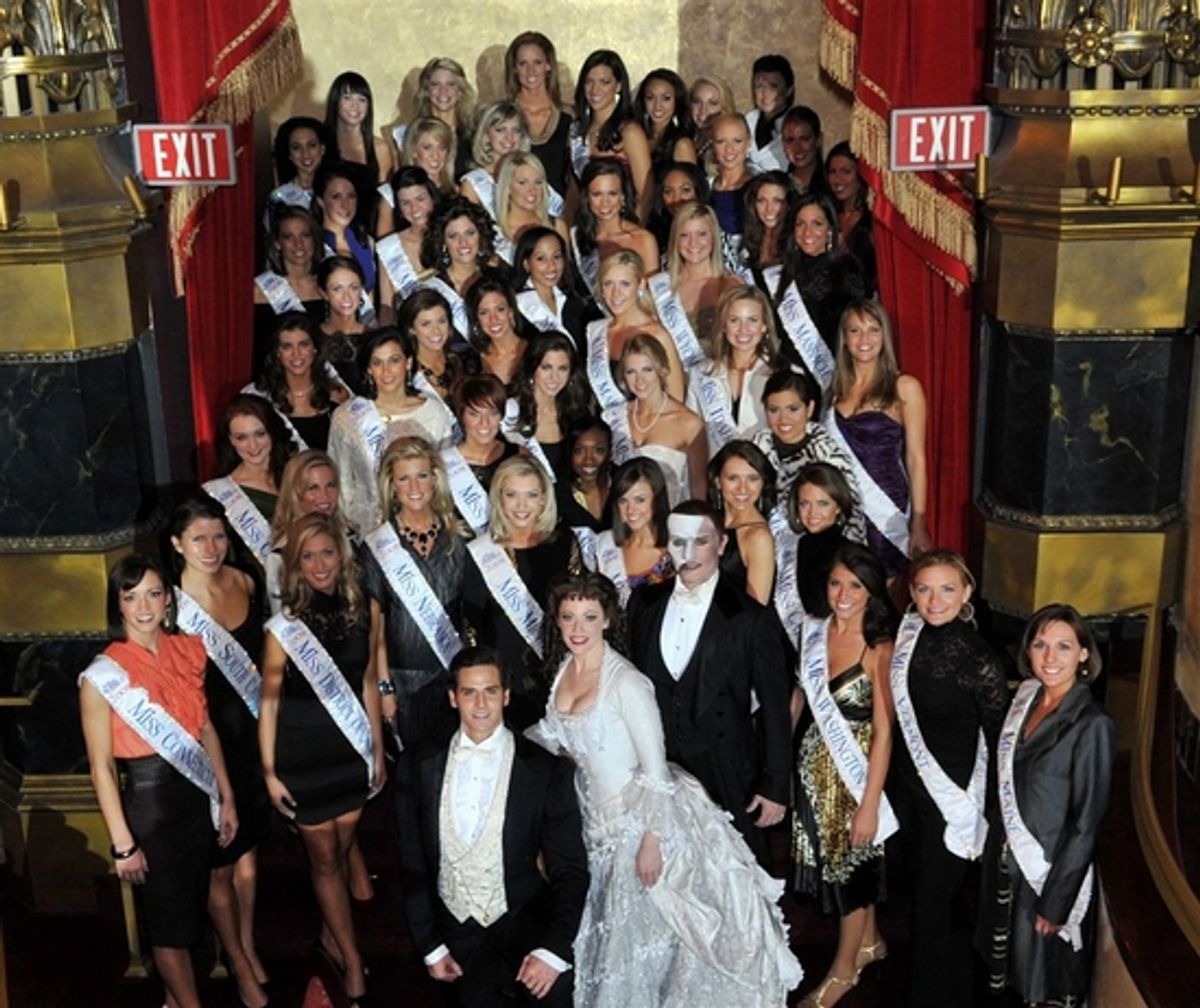 Andrew Ragone, Kristi Holden and Anthony Crivello with the 2009 Miss America Contestants at 