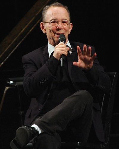 Joel Grey Photo