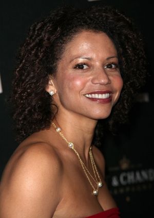 Gloria Reuben Photo