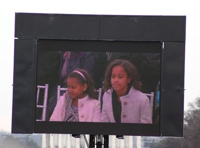 Natasha "Sasha" Obama and Malia Anne Obama

 Photo