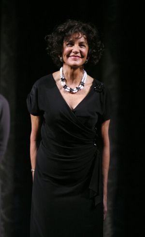 
Mercedes Ruehl Photo