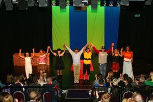 Curtain Call, Emma Willcox as Van's Sister, Stuart Reeve as Van, Louise Allen as CB's Photo