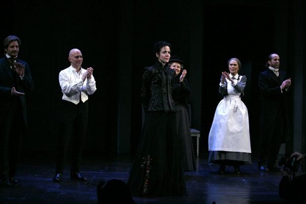 Paul Sparks, Michael Cerveris, Mary-Louise Parker, Helen Carey, Lois Markle and Peter Photo