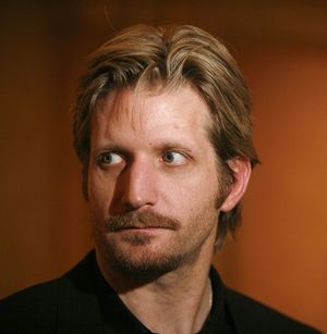 Paul Sparks Photo