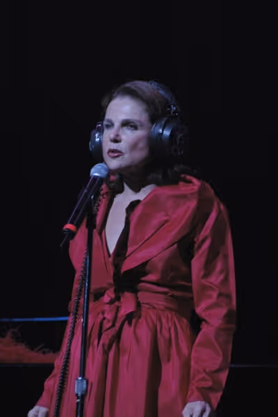 Tovah Feldshuh Photo