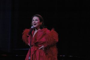 Tovah Feldshuh Photo