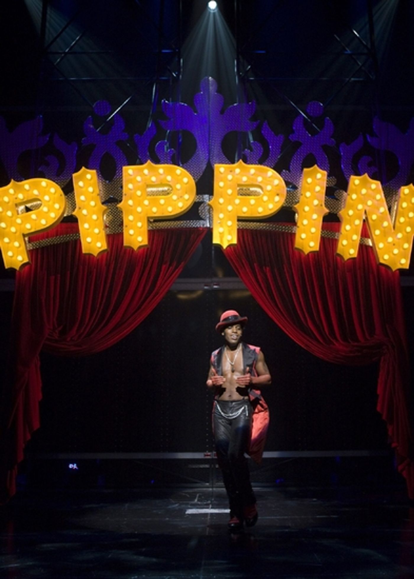 Photo Flash: PIPPIN at LA's Market Taper Forum  Image