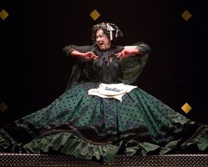 Harriet Harris Photo