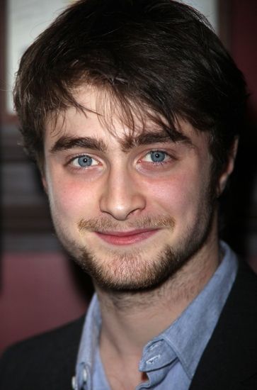 Photo Coverage: EQUUS Star Daniel Radcliffe's Caricature Unveiled at Sardi's — photo 14 of 31