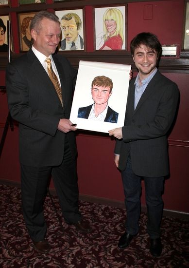 Photo Coverage: EQUUS Star Daniel Radcliffe's Caricature Unveiled at Sardi's — photo 6 of 31
