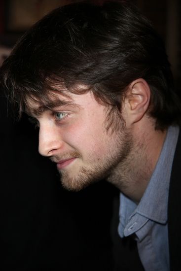 Photo Coverage: EQUUS Star Daniel Radcliffe's Caricature Unveiled at Sardi's — photo 15 of 31