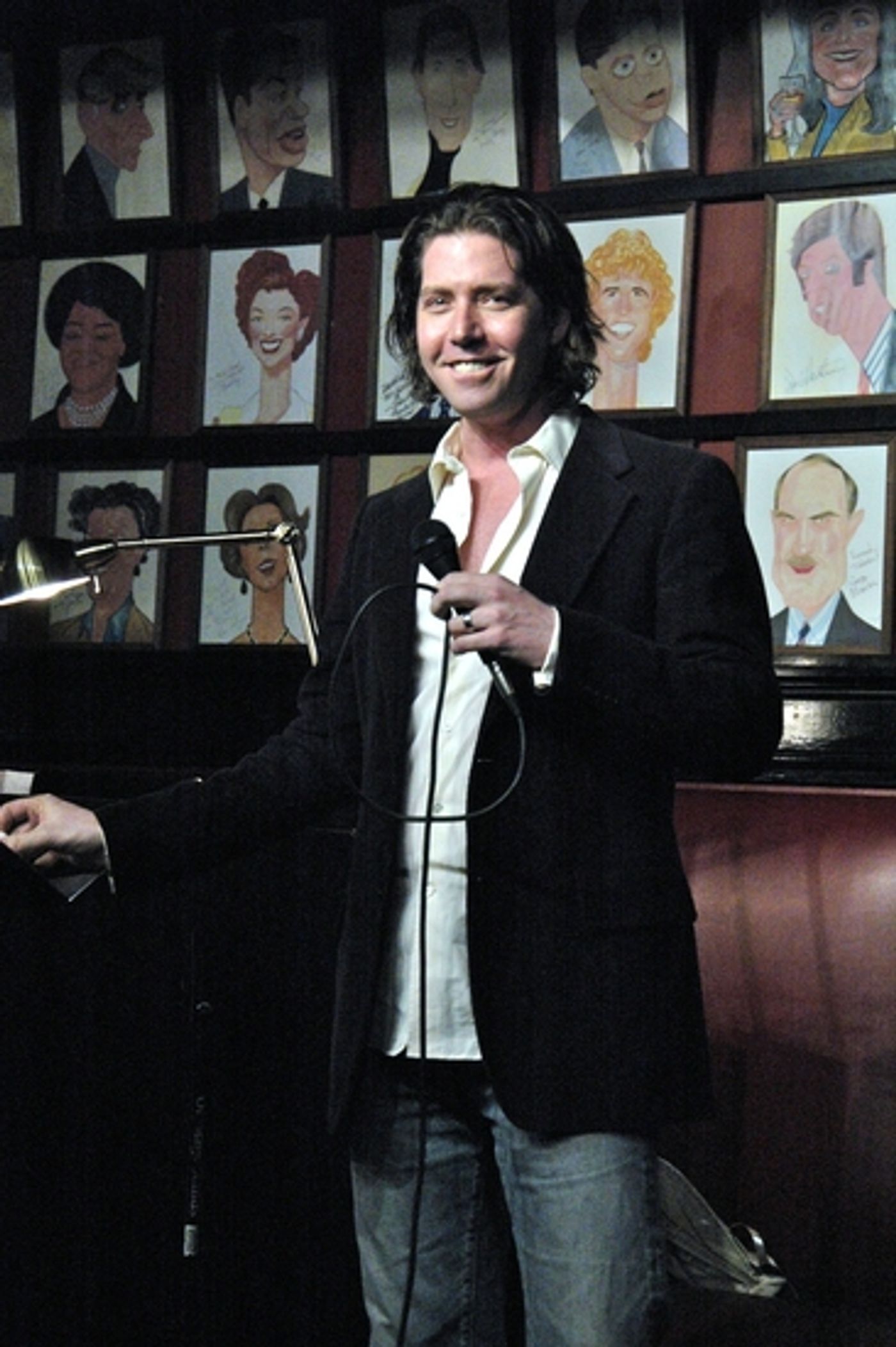 Photo Coverage: James Barbour Sings 'LOVE SONGS' at Sardi's  Image