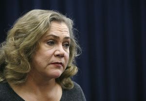 Kathleen Turner Photo