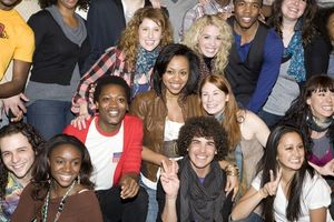 Sasha Allen and the cast Photo