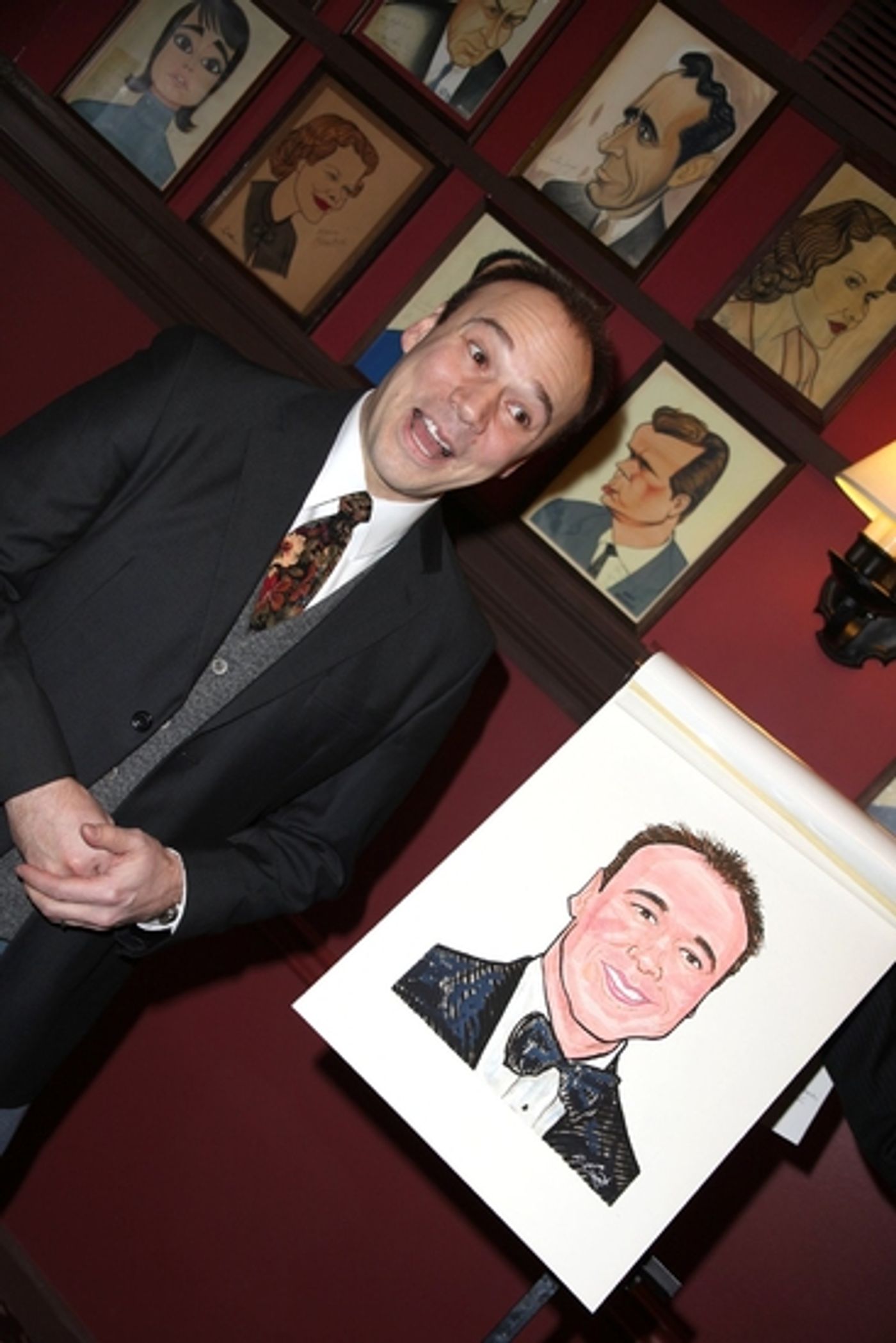 Photo Coverage: Danny Burstein Joins Sardi's Wall of Fame  Image