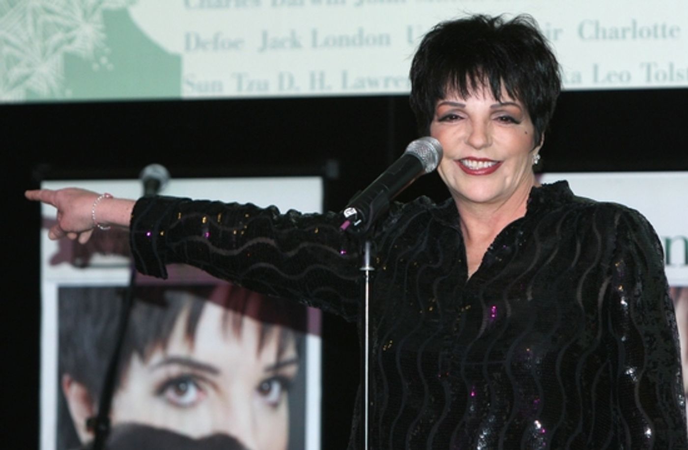 Photo Coverage: LIZA'S at... Barnes & Noble!  Image