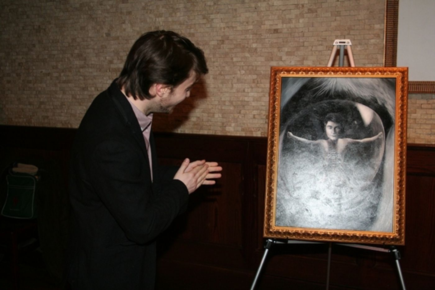 Photo Coverage: EQUUS Star Daniel Radcliffe's Portrait Unveiled at Tony's DiNapoli  Image