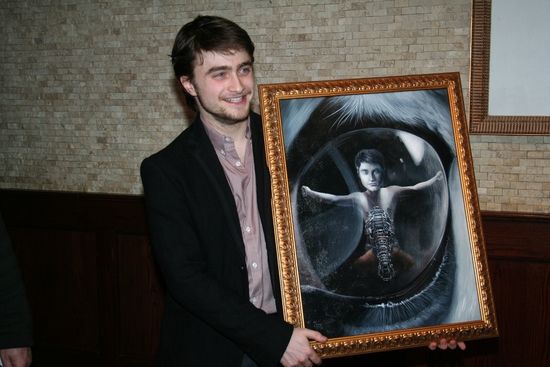 Photo Coverage: EQUUS Star Daniel Radcliffe's Portrait Unveiled at Tony's DiNapoli — photo 28 of 32