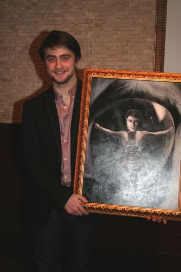 Photo Coverage: EQUUS Star Daniel Radcliffe's Portrait Unveiled at Tony's DiNapoli — photo 19 of 32