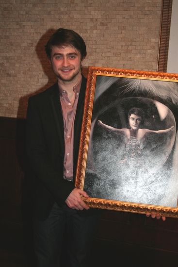Photo Coverage: EQUUS Star Daniel Radcliffe's Portrait Unveiled at Tony's DiNapoli — photo 20 of 32