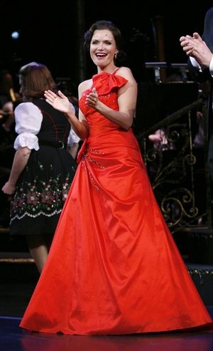 Kristin Chenoweth Photo