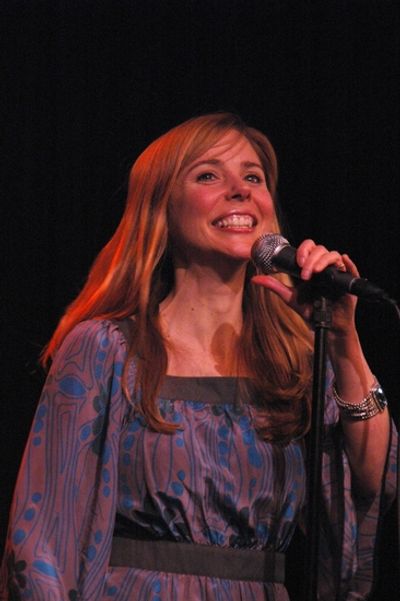 Kerry Butler sining Somewhere That's Green Photo