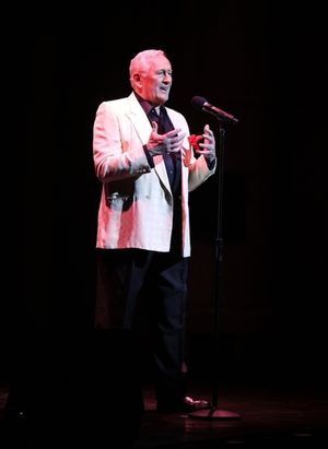 Len Cariou Photo