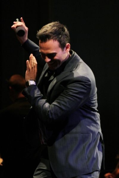 Cheyenne Jackson

 Photo