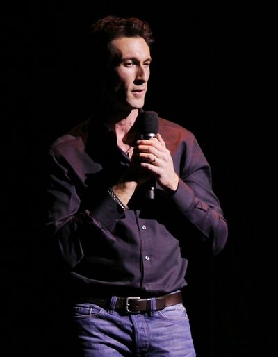 Aaron Lazar

 Photo