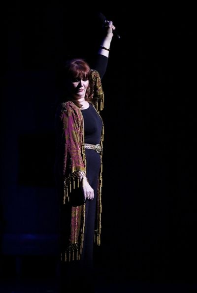 Maureen McGovern

 Photo