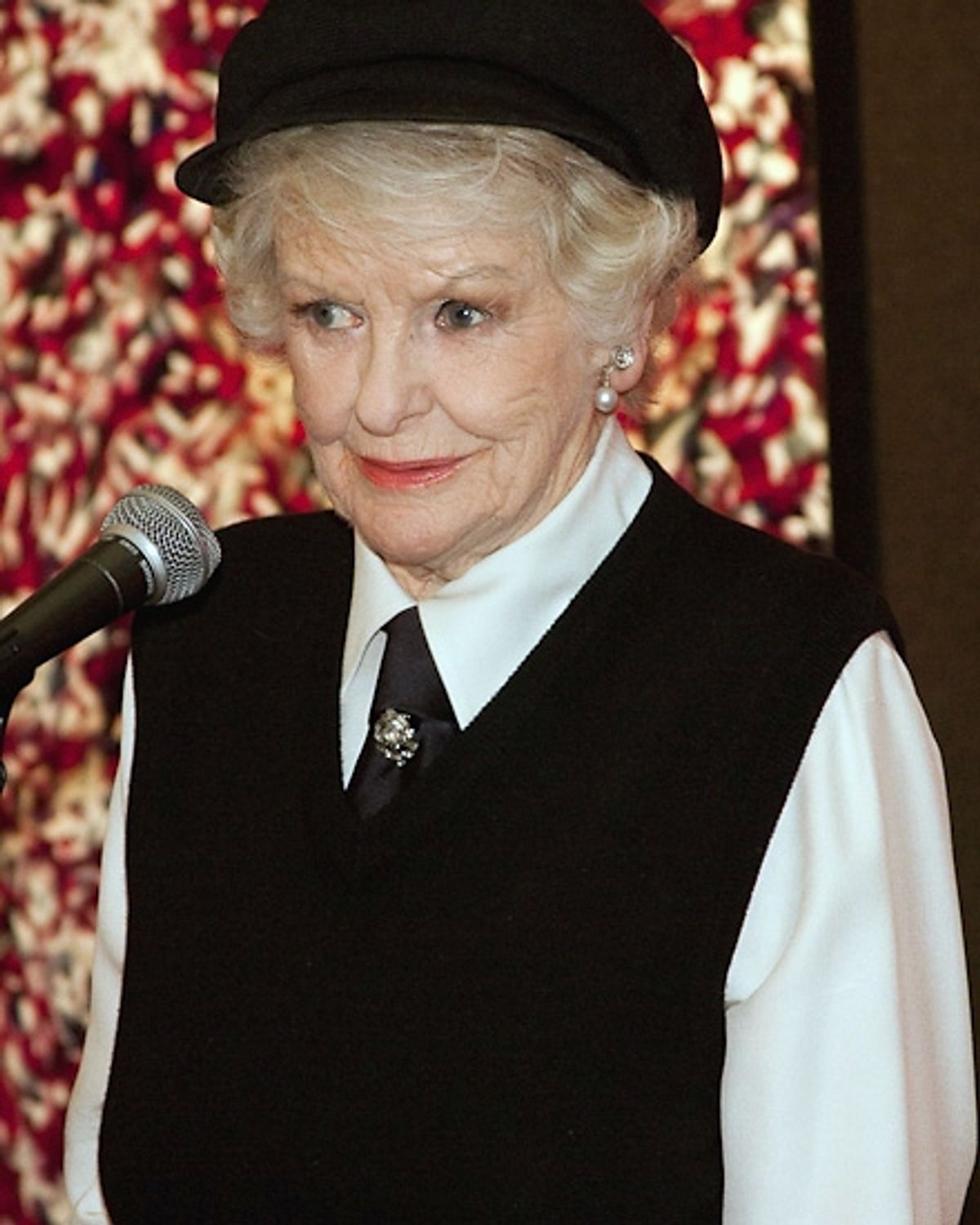 Elaine Stritch at LOVE 'N' COURAGE Benefit Honors Elaine Stritch