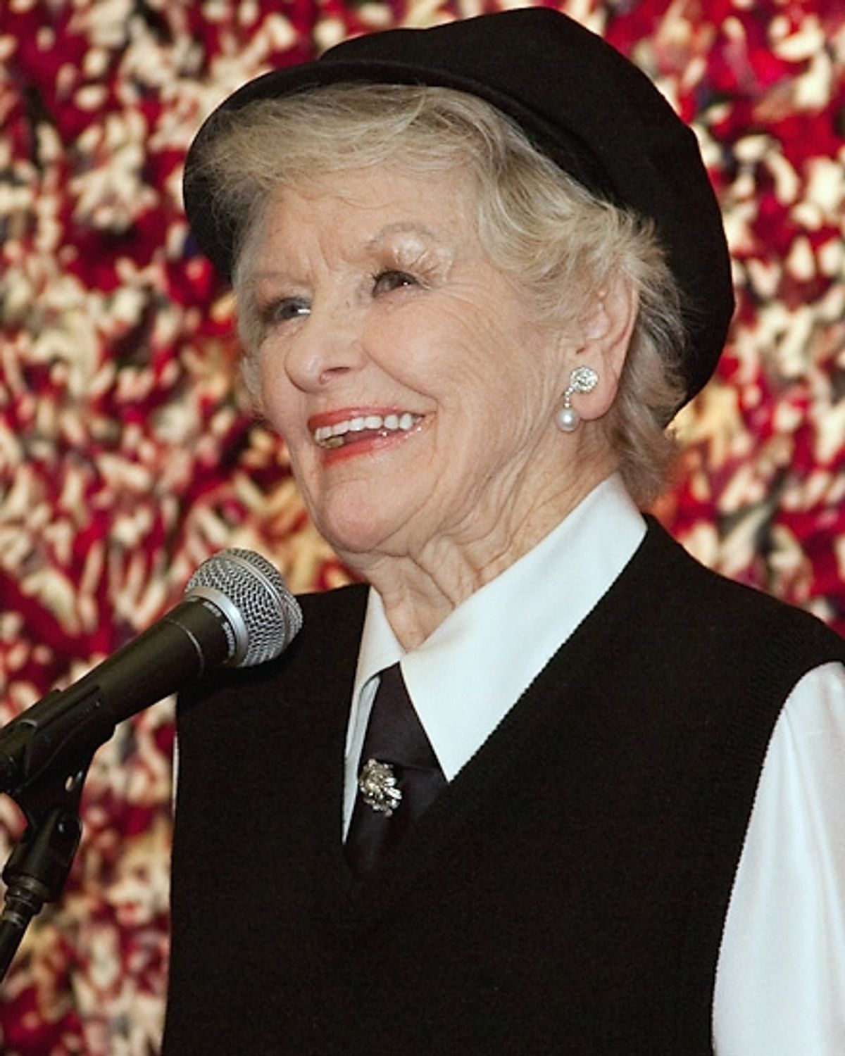 Elaine Stritch at LOVE 'N' COURAGE Benefit Honors Elaine Stritch