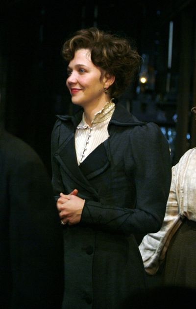 Maggie Gyllenhaal

 Photo
