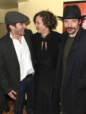 Jake Gyllenhaal, Maggie Gyllenhaal and Peter Sarsgaard

 Photo