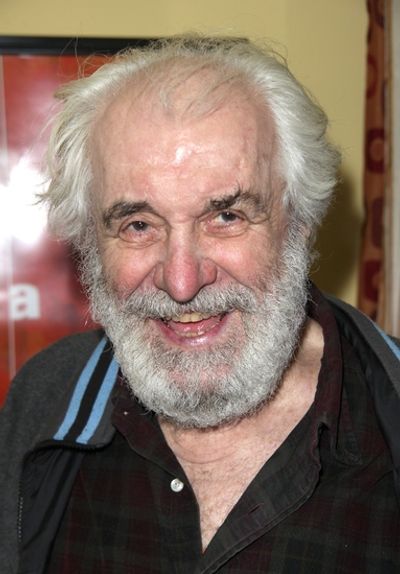 Louis Zorich

 Photo