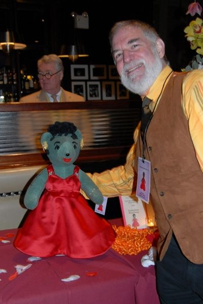 Forbidden Broadway-Ethel Merman and Little Orphan Annie with creator Arnold S. Levine Photo