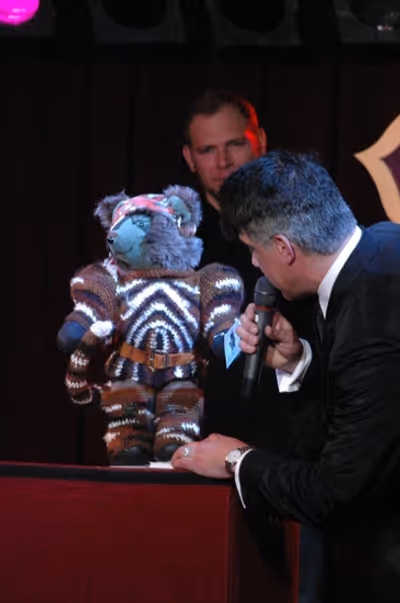Bryan Batt and Growltiger from CATS Photo