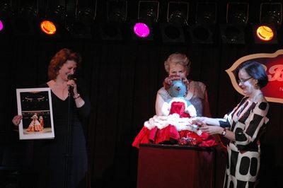 Kerry O'Malley, Lorna Kelly and Jennifer Smith with Betty Haynes from Irving Berlin's Photo