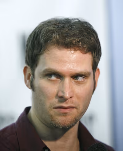 Steven Pasquale

 Photo