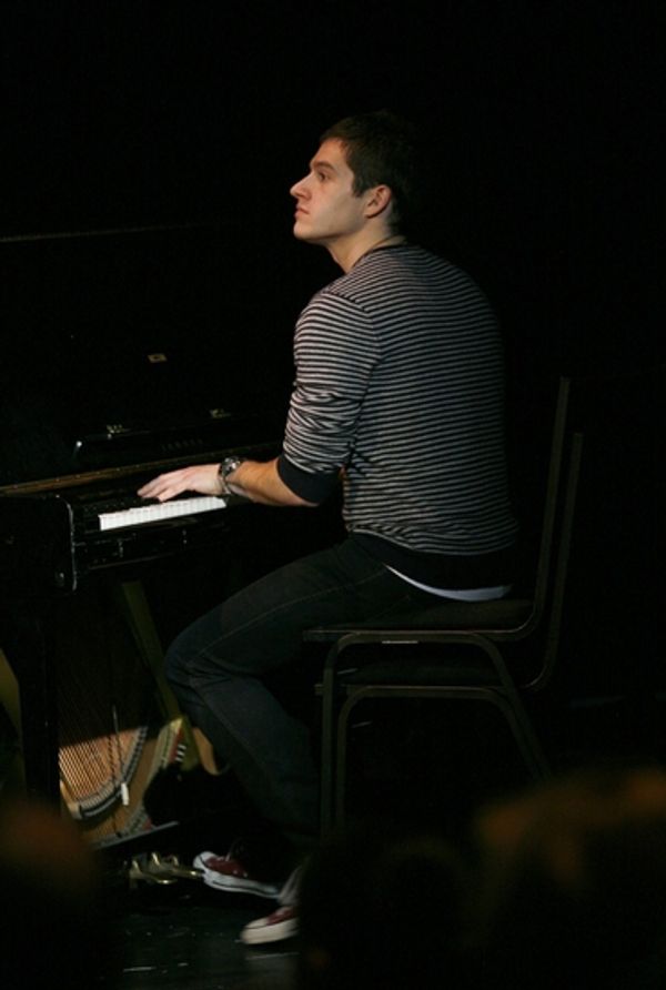 Jesse Vargas

 Photo