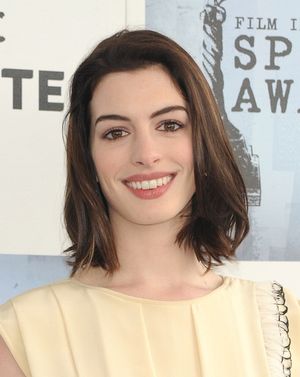 Anne Hathaway Photo