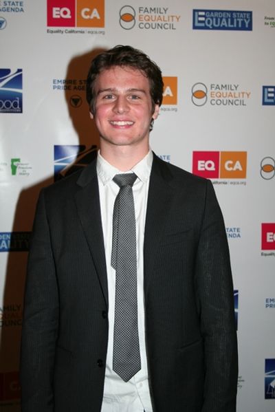 Jonathan Groff Photo