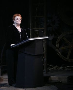 Carole Shelley Photo