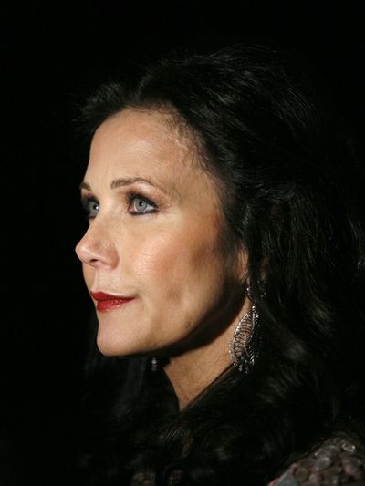 Lynda Carter Photo